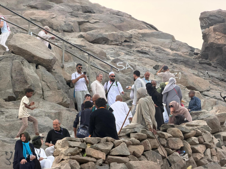 Destici: Bu bayrağa uzanan ellerin kırılacağını herkes bilsin